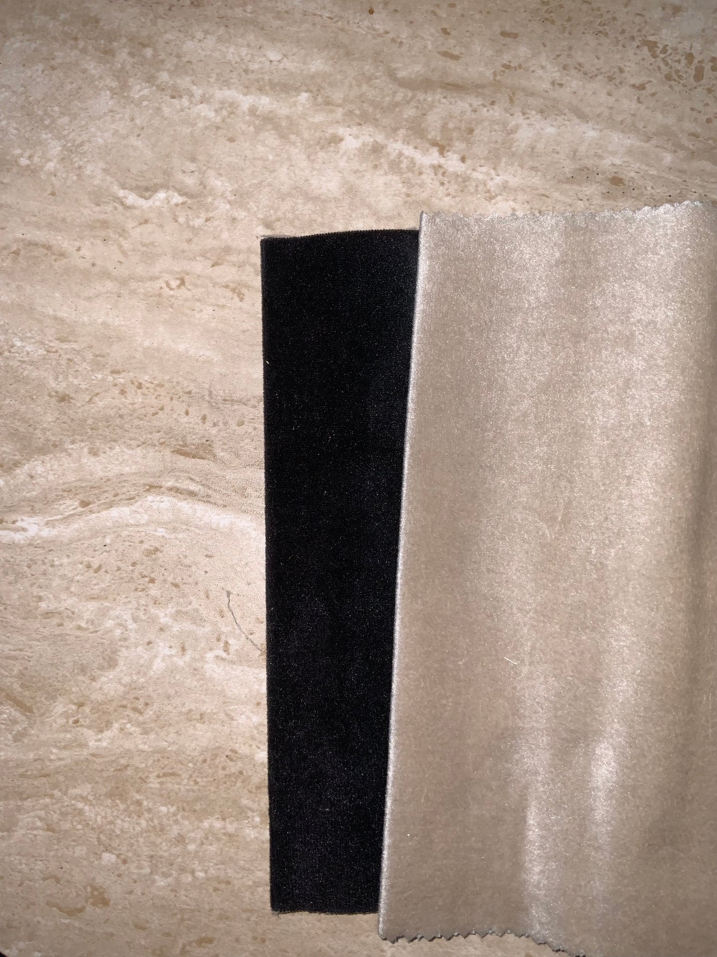 Housse sur mesure Velours Uni Noir / Beige + Surmatelas