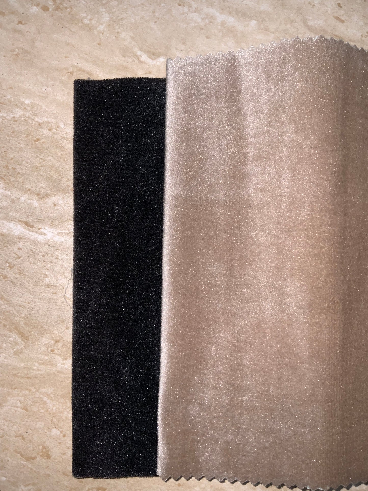 Housse sur mesure Velours Uni Noir / Taupe + Surmatelas