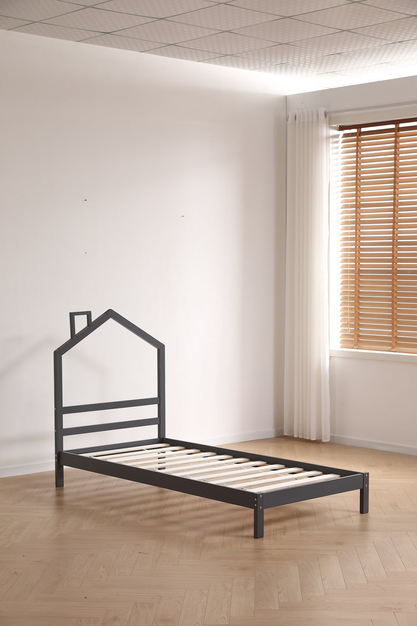 Lit en bois Monteiro