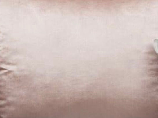 Housse tissu brodé matelassé Rose