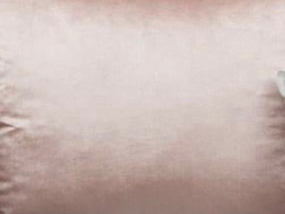 Housse tissu brodé matelassé Rose