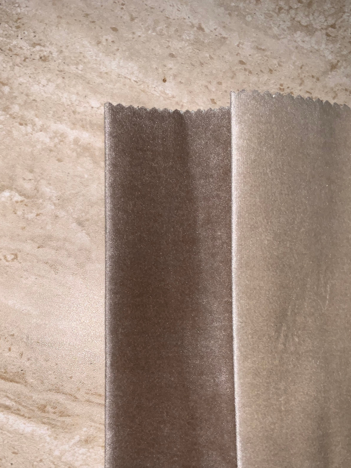 Housse sur mesure Velours Uni Taupe / Beige foncé + Surmatelas