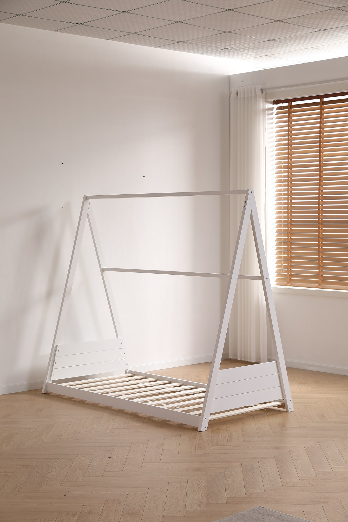 Lit en bois Tipi